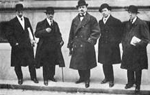 Imagen 6: Los futuristas italianos: Russolo, Carrà, Marinetti, Boccioni y Severini, en París 1912.